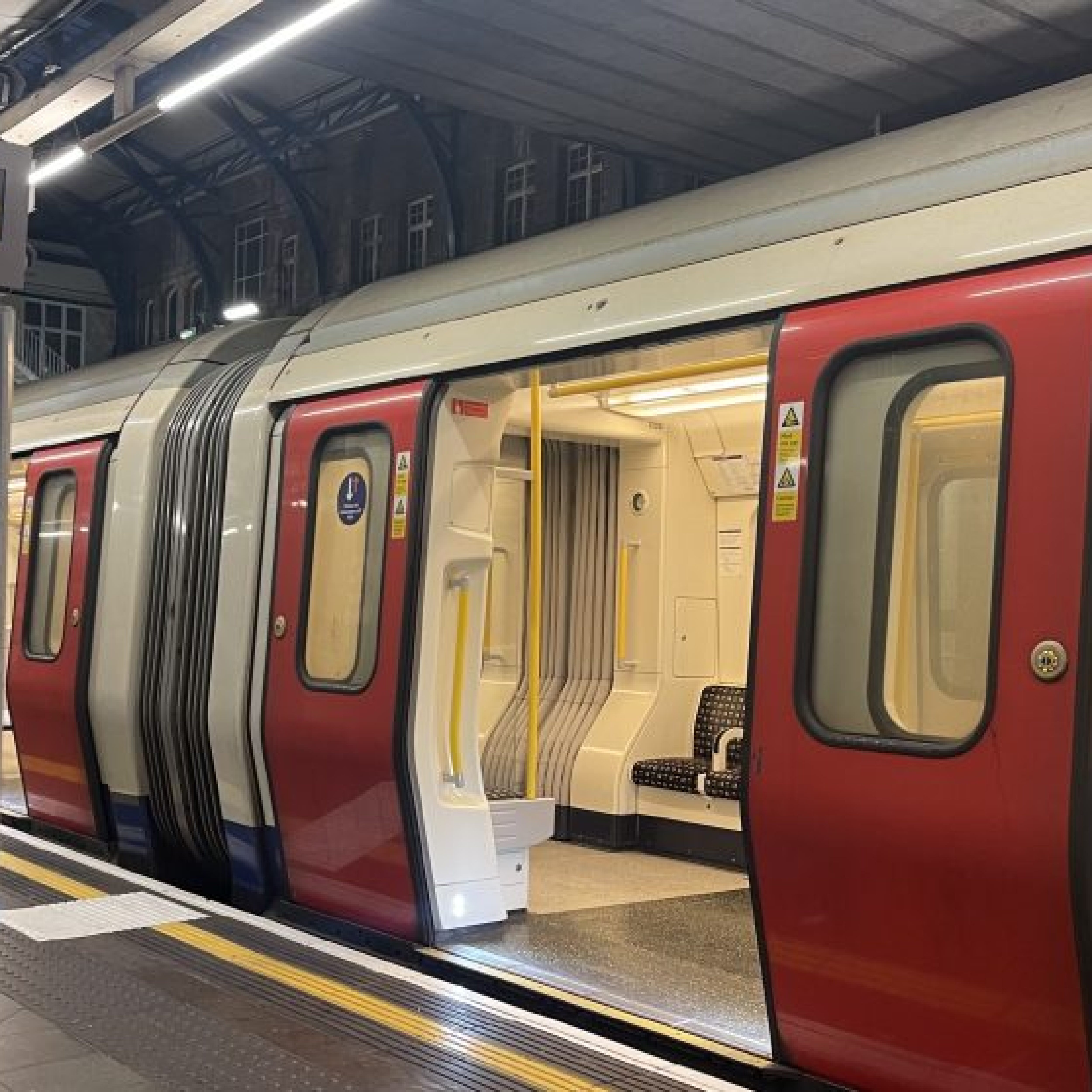 CREATIVE FOUNDATIONS – ELEMENT 2 ASSIGNMENT ‘MY LONDON’